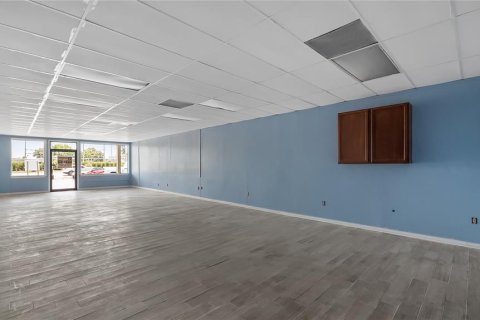 Propiedad comercial en alquiler en Tavares, Florida, 111.48 m2 № 1520152 - foto 16