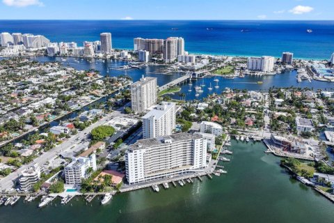 Condominio en venta en Fort Lauderdale, Florida, 3 dormitorios, 181.16 m2 № 2181579 - foto 4