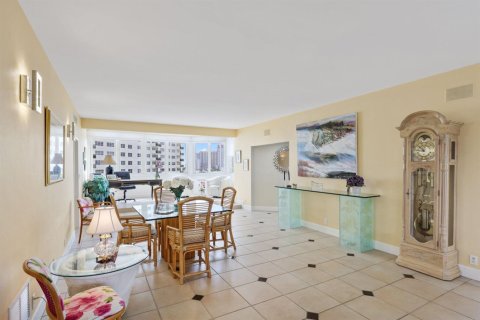 Condominio en venta en Fort Lauderdale, Florida, 3 dormitorios, 181.16 m2 № 2181579 - foto 12
