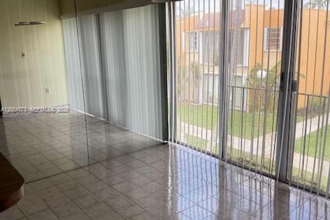 Condo in Miami, Florida, 2 bedrooms № 2170547 - photo 7