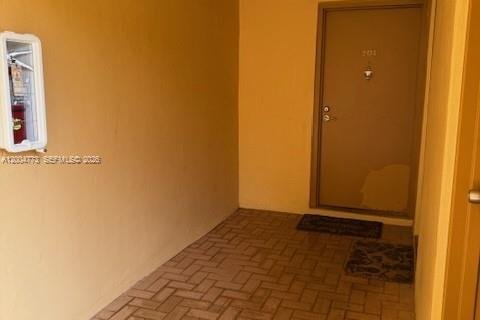 Condo in Miami, Florida, 2 bedrooms № 2170547 - photo 14
