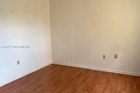 Condo in Miami, Florida, 2 bedrooms № 2170547 - photo 9