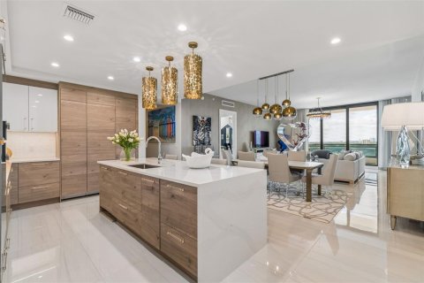 Condominio en venta en Tampa, Florida, 2 dormitorios, 180.42 m2 № 2139825 - foto 11