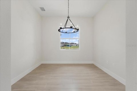 House in Lehigh Acres, Florida 3 bedrooms, 162.58 sq.m. № 1807010 - photo 6