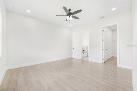 House in Lehigh Acres, Florida 3 bedrooms, 162.58 sq.m. № 1807010 - photo 28