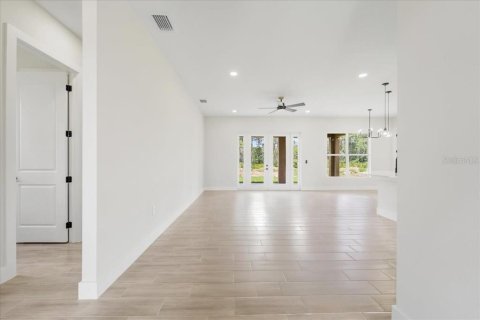 House in Lehigh Acres, Florida 3 bedrooms, 162.58 sq.m. № 1807010 - photo 3