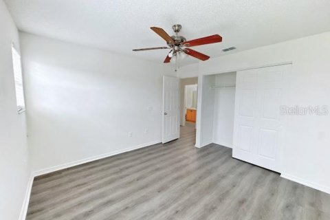 House in Kissimmee, Florida 4 bedrooms, 237.92 sq.m. № 2235477 - photo 15