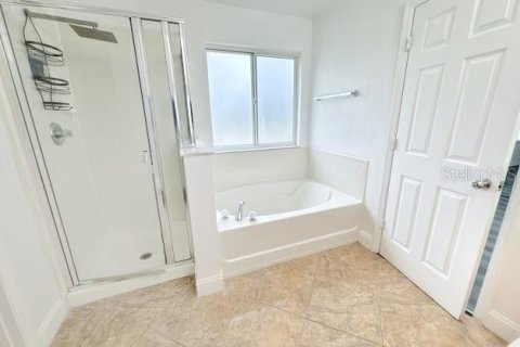 House in Kissimmee, Florida 4 bedrooms, 237.92 sq.m. № 2235477 - photo 18