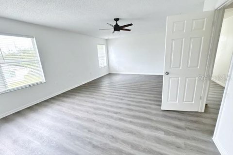 House in Kissimmee, Florida 4 bedrooms, 237.92 sq.m. № 2235477 - photo 11