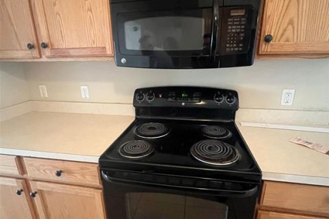 House in Kissimmee, Florida 4 bedrooms, 174.1 sq.m. № 1908436 - photo 17