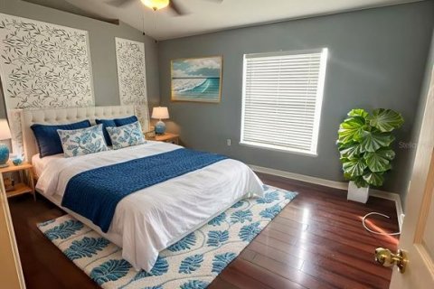 House in Kissimmee, Florida 4 bedrooms, 174.1 sq.m. № 1908436 - photo 12