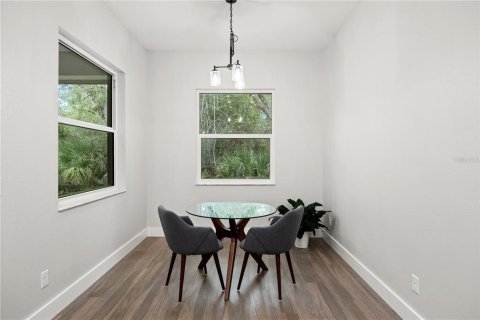 House in Venice, Florida 3 bedrooms, 191.01 sq.m. № 2396375 - photo 20
