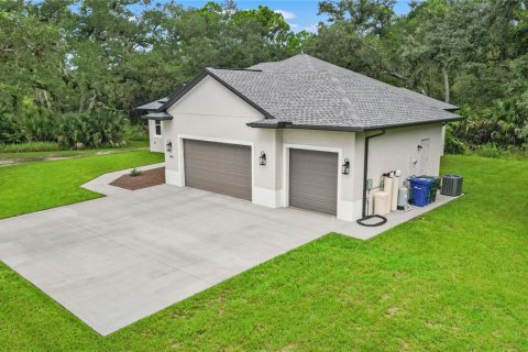 House in Venice, Florida 3 bedrooms, 191.01 sq.m. № 2396375 - photo 5