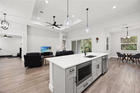 House in Venice, Florida 3 bedrooms, 191.01 sq.m. № 2396375 - photo 12