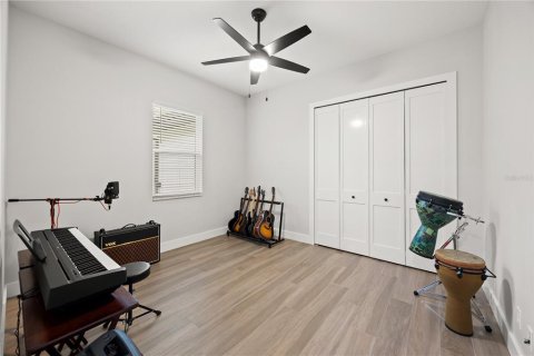 House in Venice, Florida 3 bedrooms, 191.01 sq.m. № 2396375 - photo 17