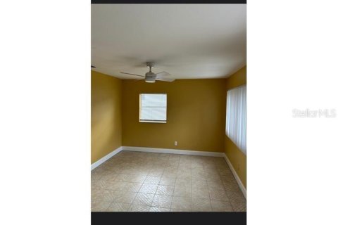Villa ou maison à louer à Tampa, Floride: 3 chambres, 112.97 m2 № 2432631 - photo 2
