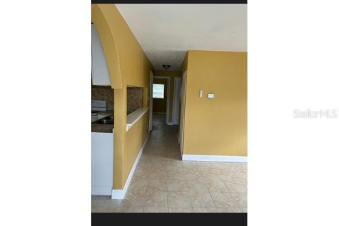 Villa ou maison à louer à Tampa, Floride: 3 chambres, 112.97 m2 № 2432631 - photo 4