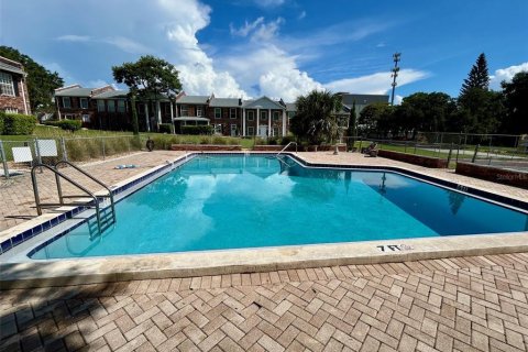 Adosado en alquiler en Winter Haven, Florida, 3 dormitorios, 147.16 m2 № 1915488 - foto 2