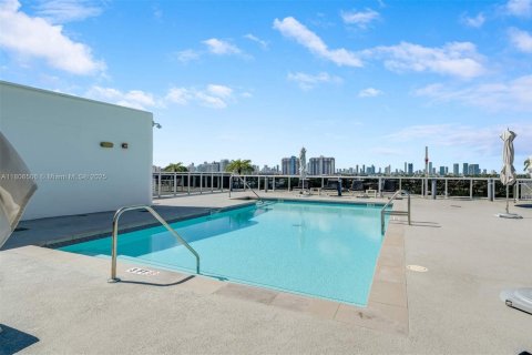 Condo in Miami Beach, Florida, 1 bedroom  № 1779472 - photo 21