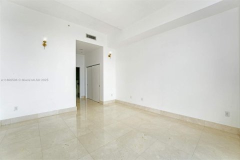 Condo in Miami Beach, Florida, 1 bedroom  № 1779472 - photo 10