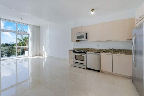 Condo in Miami Beach, Florida, 1 bedroom  № 1779472 - photo 2