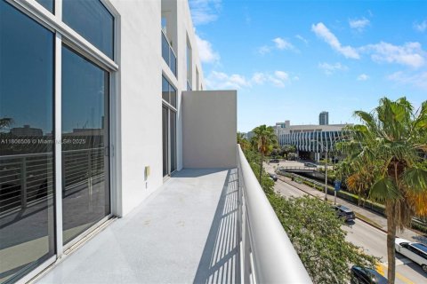 Condo in Miami Beach, Florida, 1 bedroom  № 1779472 - photo 15