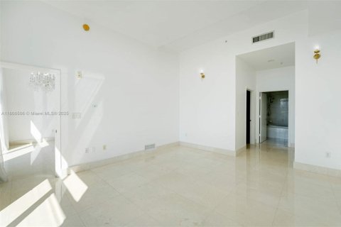Condo in Miami Beach, Florida, 1 bedroom  № 1779472 - photo 9