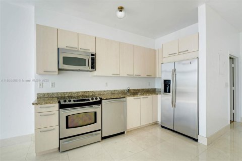 Condo in Miami Beach, Florida, 1 bedroom  № 1779472 - photo 4