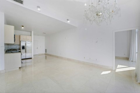 Condo in Miami Beach, Florida, 1 bedroom  № 1779472 - photo 6