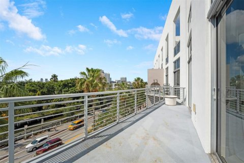 Condo in Miami Beach, Florida, 1 bedroom  № 1779472 - photo 16