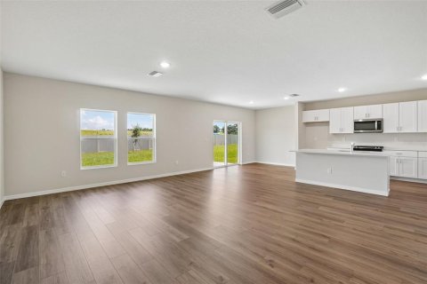 Villa ou maison à vendre à Zephyrhills, Floride: 4 chambres, 206.8 m2 № 2198099 - photo 18