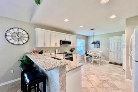 House in Punta Gorda, Florida 2 bedrooms, 133.59 sq.m. № 1657987 - photo 6