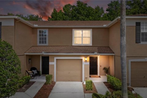 Townhouse in Land O' Lakes, Florida 2 bedrooms, 120.4 sq.m. № 2104644