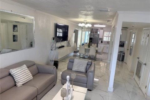 Casa en venta en Tampa, Florida, 4 dormitorios, 178.74 m2 № 2195471 - foto 26