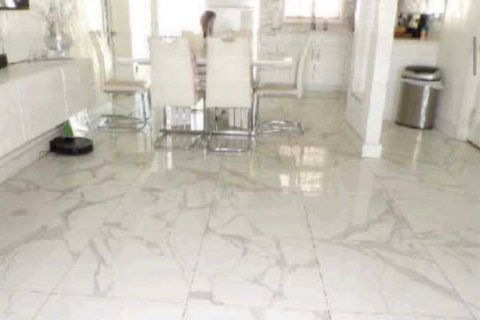 Casa en venta en Tampa, Florida, 4 dormitorios, 178.74 m2 № 2195471 - foto 7