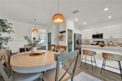 Adosado en venta en Miami, Florida, 3 dormitorios, 137.77 m2 № 1830244 - foto 23