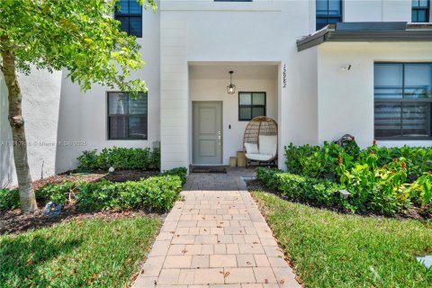 Adosado en venta en Miami, Florida, 3 dormitorios, 137.77 m2 № 1830244 - foto 6