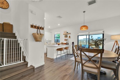 Adosado en venta en Miami, Florida, 3 dormitorios, 137.77 m2 № 1830244 - foto 21