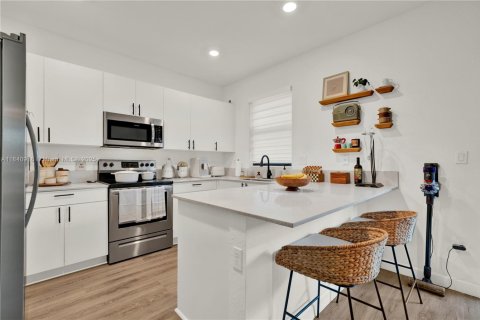 Adosado en venta en Miami, Florida, 3 dormitorios, 137.77 m2 № 1830244 - foto 30