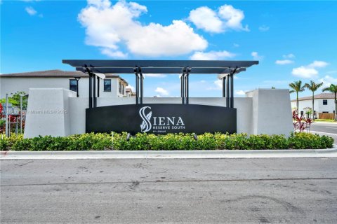 Adosado en venta en Miami, Florida, 3 dormitorios, 137.77 m2 № 1830244 - foto 3