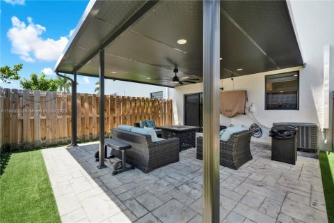 Adosado en venta en Miami, Florida, 3 dormitorios, 137.77 m2 № 1830244 - foto 9