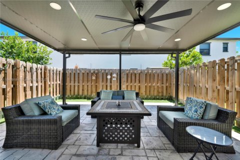 Adosado en venta en Miami, Florida, 3 dormitorios, 137.77 m2 № 1830244 - foto 8