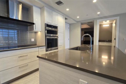 Снять в аренду кондоминиум в Форт-Лодердейл, Флорида 2 спальни, 130.43м2, № 2024847 - фото 4