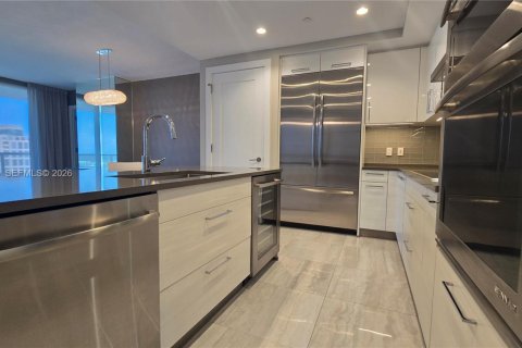 Снять в аренду кондоминиум в Форт-Лодердейл, Флорида 2 спальни, 130.43м2, № 2024847 - фото 2