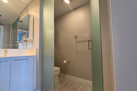 Снять в аренду кондоминиум в Форт-Лодердейл, Флорида 2 спальни, 130.43м2, № 2024847 - фото 23