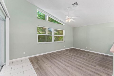 Villa ou maison à vendre à Jupiter, Floride: 3 chambres, 153.2 m2 № 2389903 - photo 4