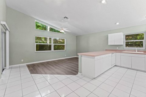 Villa ou maison à vendre à Jupiter, Floride: 3 chambres, 153.2 m2 № 2389903 - photo 5