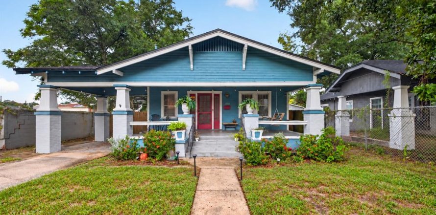 Villa ou maison à Tampa, Floride 3 chambres, 104.79 m2 № 2409990