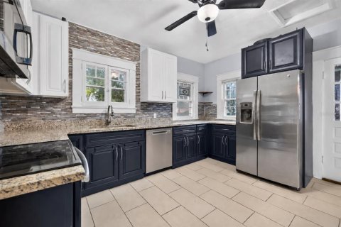 Villa ou maison à vendre à Tampa, Floride: 3 chambres, 104.79 m2 № 2409990 - photo 8