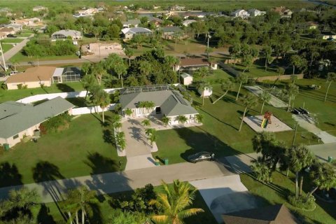 House in Port Charlotte, Florida 3 bedrooms, 135.82 sq.m. № 1876712 - photo 23